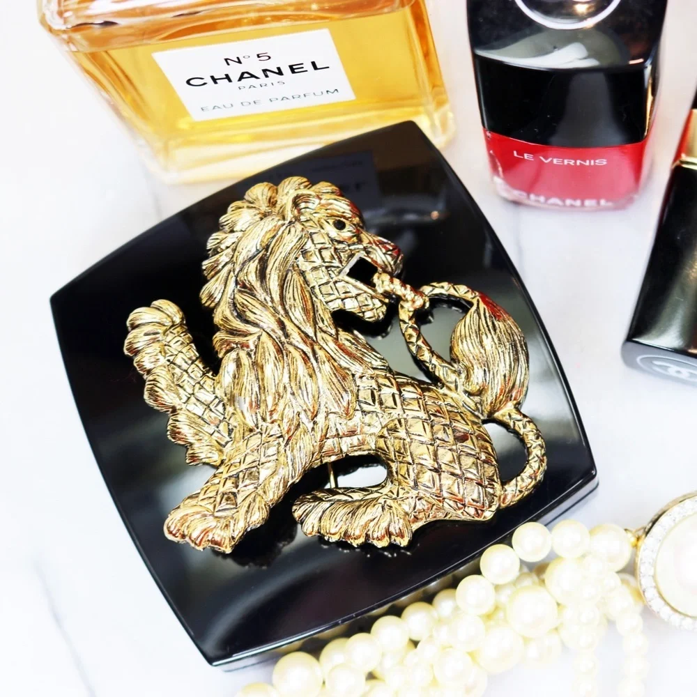 Regal Quilted Lion Brooch from the Classics Collection by Joan Rivers - Picture 2 of 16